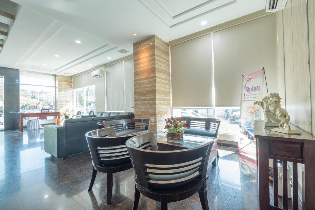 Oyo 1114 Hotel Denpasar Makassar Exterior foto