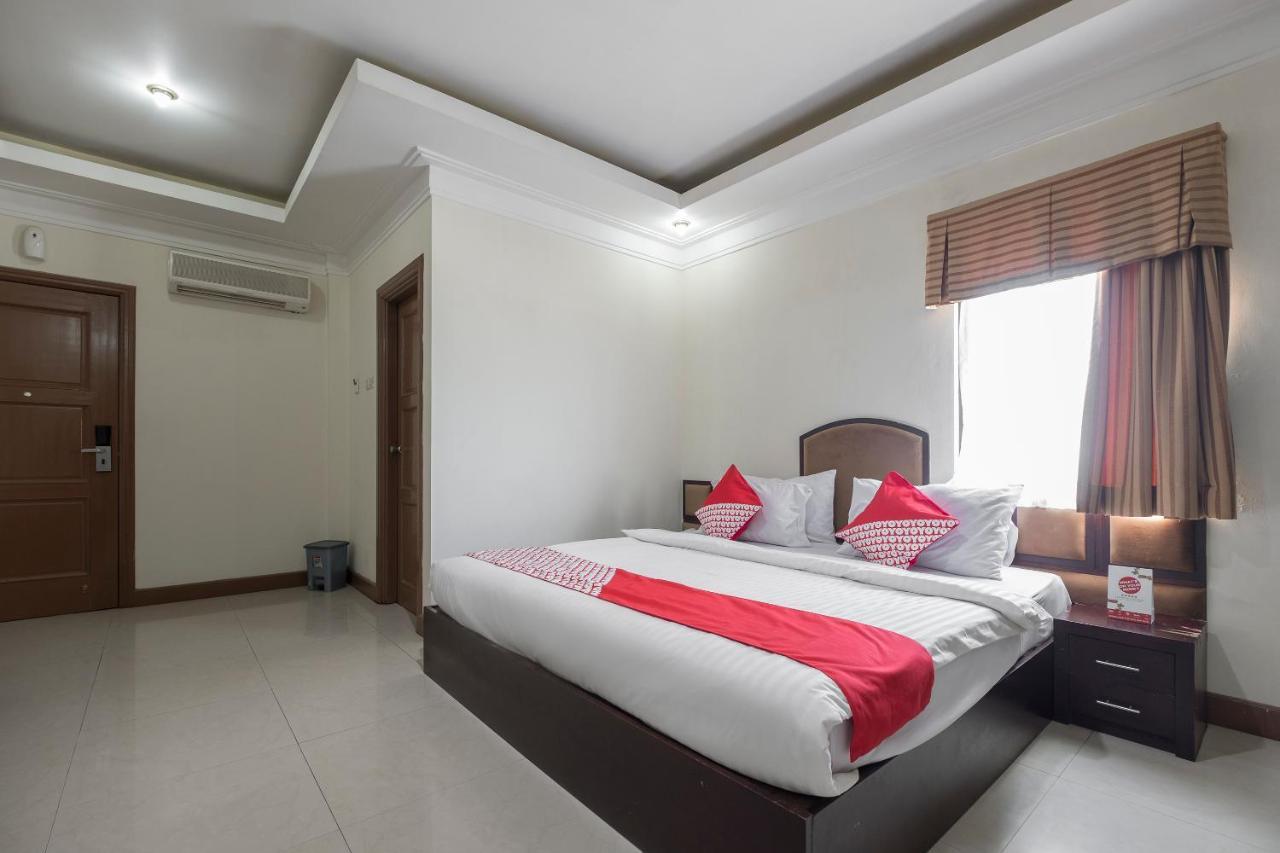 Oyo 1114 Hotel Denpasar Makassar Exterior foto