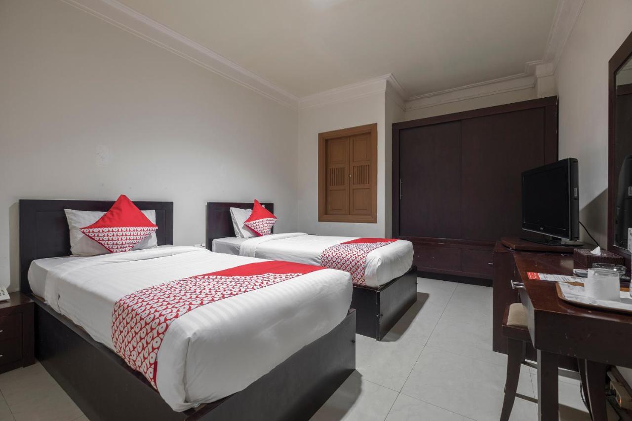 Oyo 1114 Hotel Denpasar Makassar Exterior foto