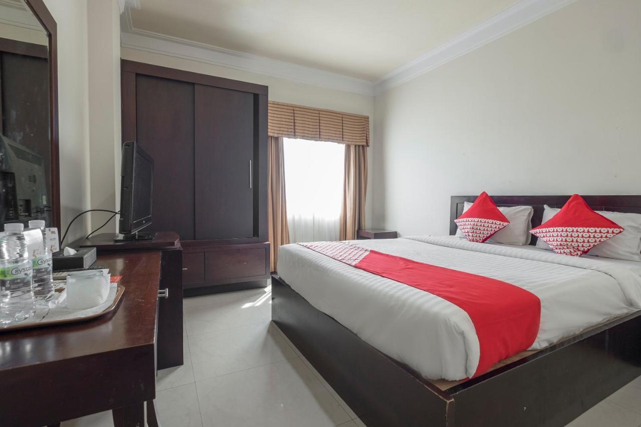 Oyo 1114 Hotel Denpasar Makassar Exterior foto